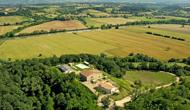 Apartment ROSA with private entrance, big equipped garden and shared pool.