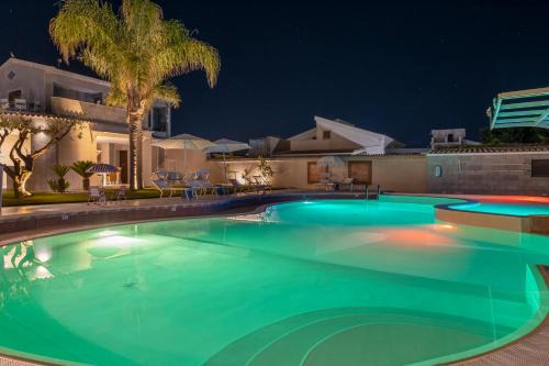 Aqua Suites Doria