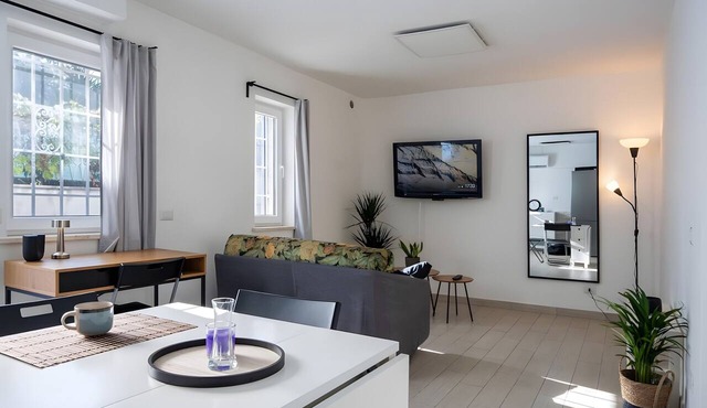 Aroma Holiday House with Wi-Fi and Air Conditioning