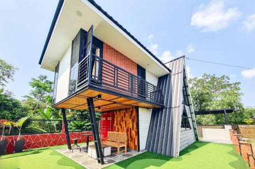 Azzura House Baturraden by The Lavana