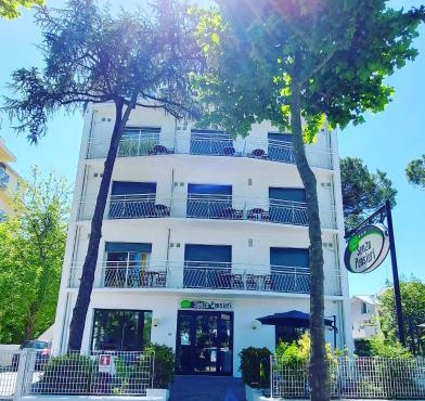B&B Riccione SENZA PENSIERI