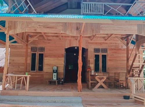 Bankvault Surf Camp Mentawai
