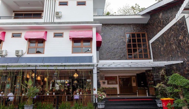 Baratha Hotel & Resto