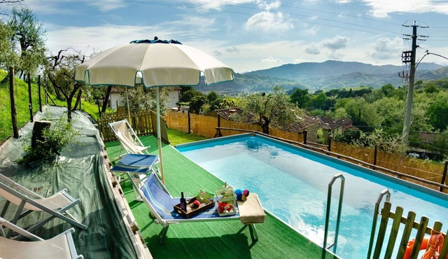 Beautiful apartment in villa with internet, A/C, pool, TV, terrace, panoramic view, close to Lucca
