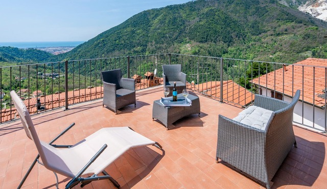 Beautiful cottage with fantastic views of the mountains and near the sea.
