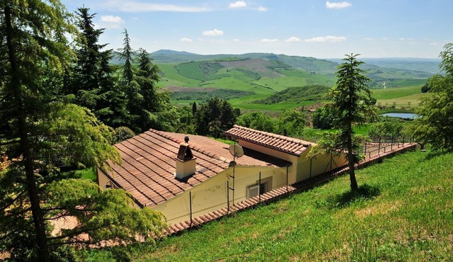 Beautiful Independent Tuscan Cottage For 2 With Spectacular Views
