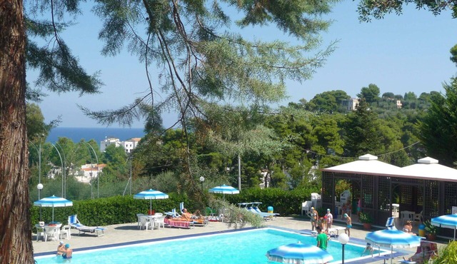 Beautiful private villa for 5 guests with pool, A/C, WIFI and terrace