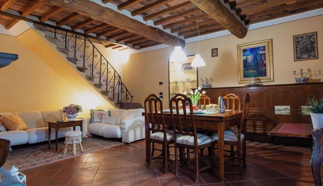 Beautiful private villa for 10 guests with WIFI, private pool, TV, balcony and pets allowed