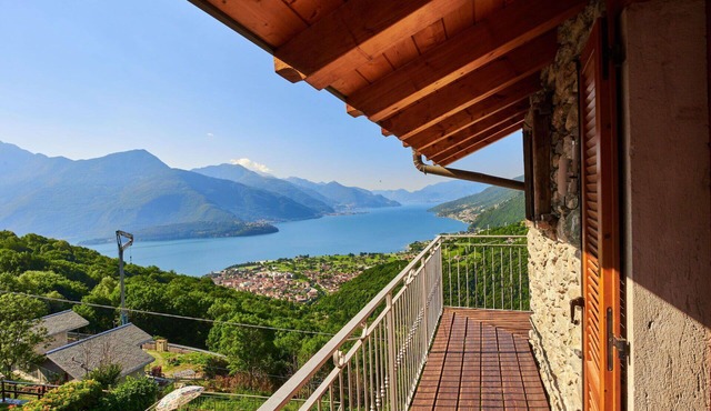Beautiful private villa for 4 guests with WIFI, TV, patio and pets allowed