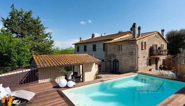 Beautiful villa for 7 guests with WIFI, private pool, A/C, TV, pets allowed and panoramic view