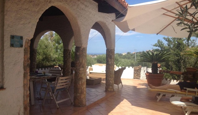 "Bella Vista" Villa with Ocean View, Garden, and Wi-Fi