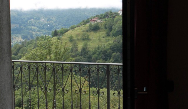 Cabin 'Del Bosco' with Mountain View, Private Terrace and Wi-Fi