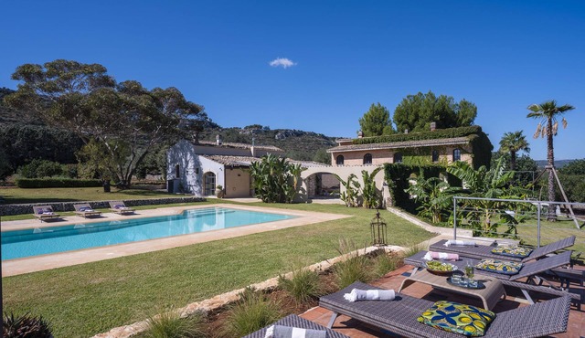 Calm and serenity in the heart of a nature reserve, 5 km from the sea.