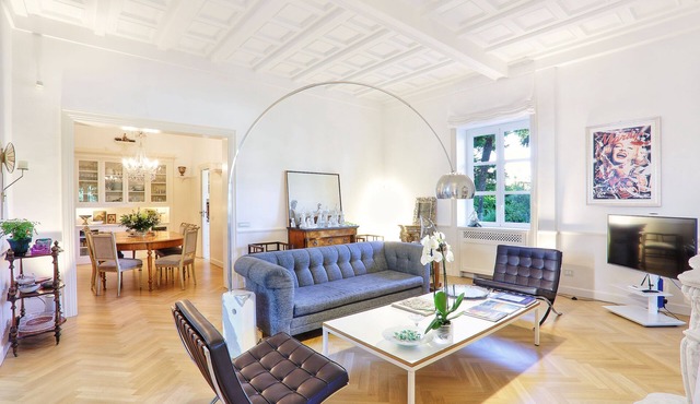 Casa Lalen, Luxury Apartment with Jacuzzi and Terrace in the Heart of Sorrento.