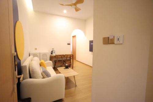 Casabella 3BR 302, Walk 5 min to Grand Batam Mall