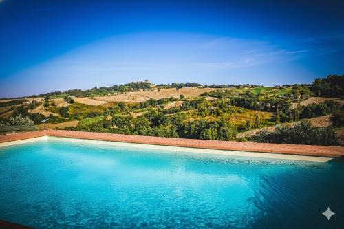 Chalet con Piscina "Il Girasole" Relax in Campagna