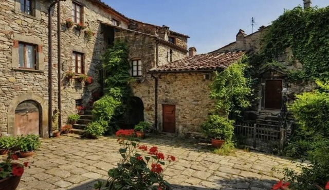 Charming ancent Stone Houes located near Lucca