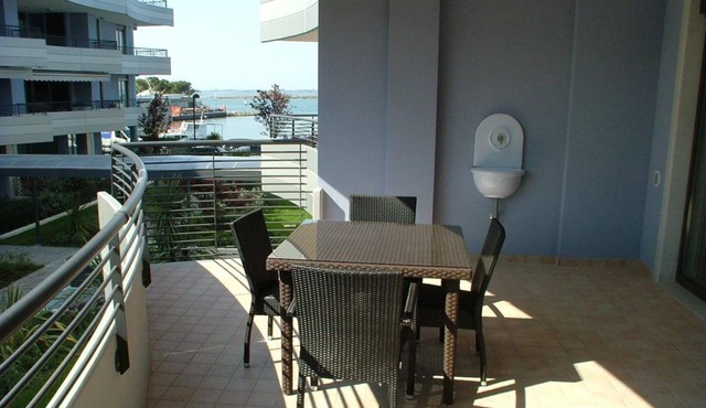 Charming four guests apartment with lagoon view