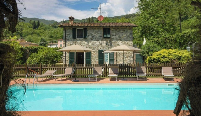 Charming stone house near Lucca and Garfagnana