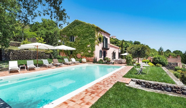 Chic Villa with enchanting atmospheres
