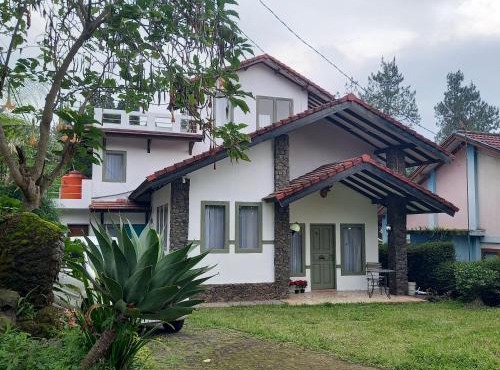 Chrysant Huis Villa Istana Bunga