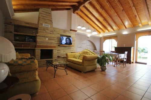 Cortile Aurora Bronte