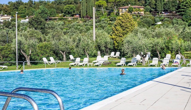 Cosy apartment for 4 people with A/C, WIFI, pool, TV, terrace and pets allowed