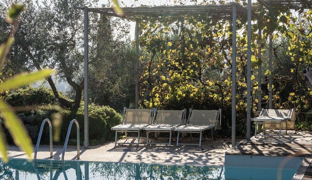 Cosy apartment for 2 guests with pool, A/C, WIFI, TV, patio, pets allowed and panoramic view
