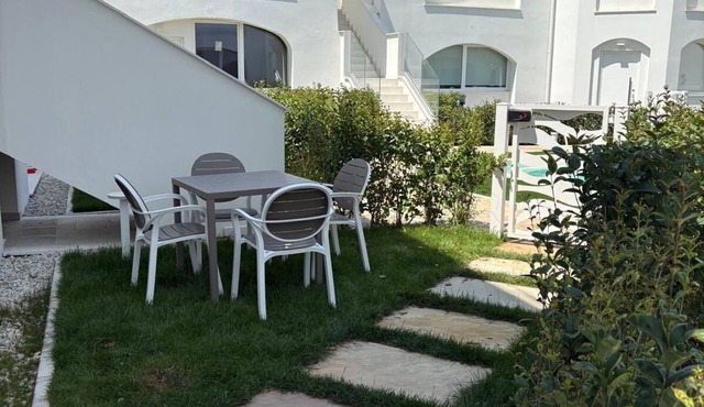 Cosy apartment for 5 people with WIFI, pool, A/C, TV and panoramic view, close to Porto Recanati