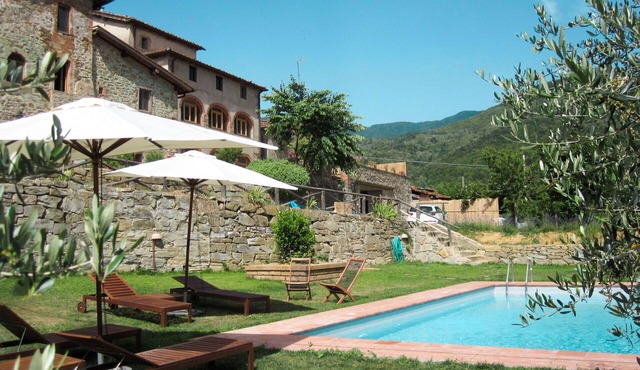 Cosy apartment in villa for 4 guests with pool, WIFI, TV and terrace