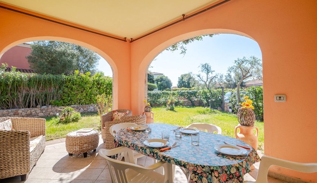 Cottage with Garden in the Center – Private Terrace, Private Garden, Air Conditioning