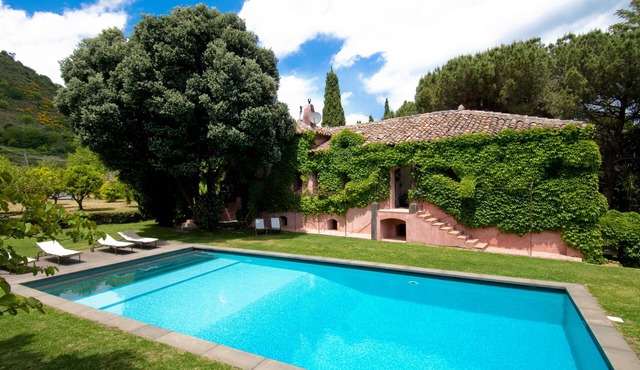 Country villa with private pool, large garden