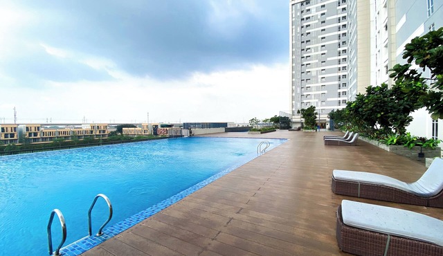 Cozy and Modern 2BR Apartment at Vasanta Innopark