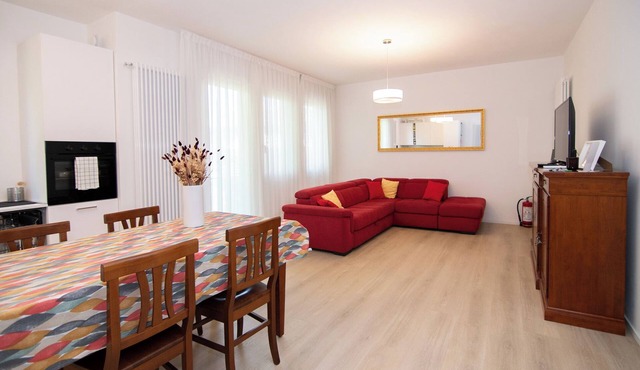 Cozy apartment located within walking distance of Beaches and Film Festival