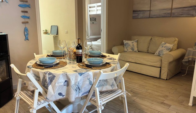 Cozy Apartment with Garden & Bikes | Near the Pine Forest