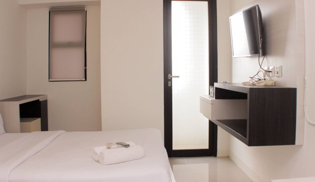 Cozy Living Studio At Urbantown Apartment Karawang