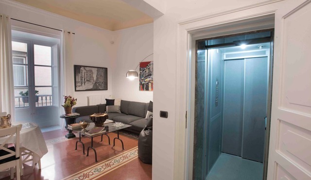 Delightful and elegant apartment in the heart of Palermo.