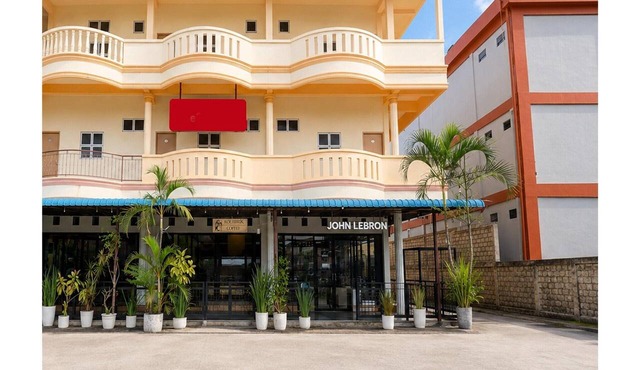 Deluxe Double near Embung Fatimah