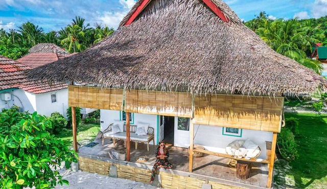 Family Chalet 80m square oceanfront bungalow