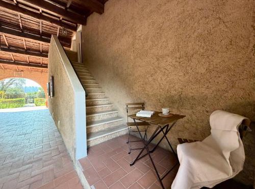 GIULIA LAKE RETREAt