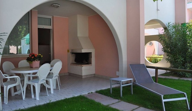 Gorgeous villa with garden and pool