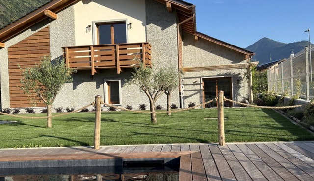 Green Chalet du lac - luxury property few steps from the lake with large pool and garden