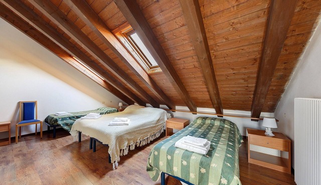 Guest House '6a Polse Di San Pieri Family Room' with Shared Terrace, Shared Garden and Wi-Fi