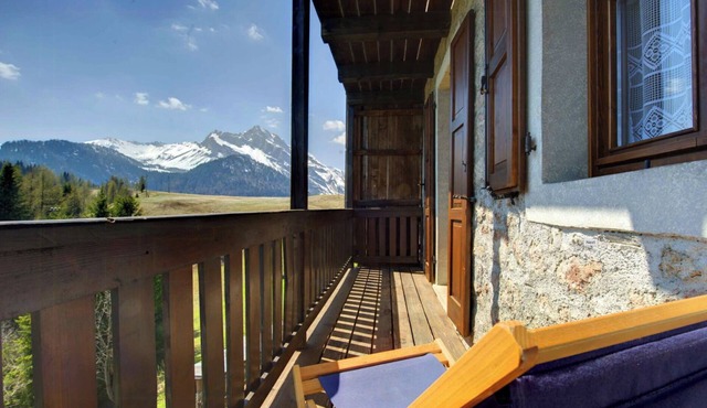 Historic dwelling with terrace in Sauris