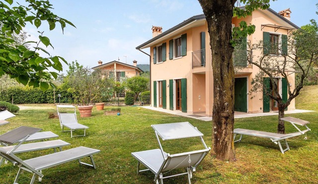 Holiday Home 'Alessandra' with Mountain View, Wi-Fi and Air Conditioning