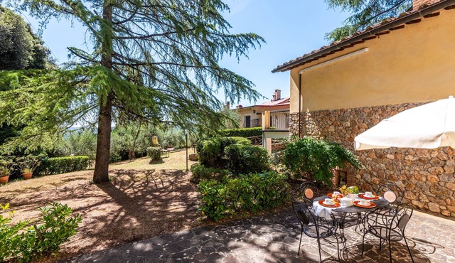 Holiday Home in Villa I Cedri with Pool in Park, 10 Minutes from Siena