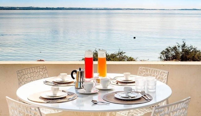 holiday vacation villa rental, Italy, sicily, seaside, near Ragusa, beach, wi-fi, air conditioning, short term long term