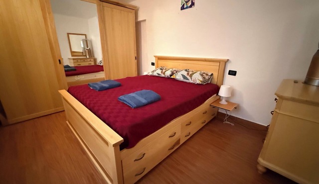 Home away from home 010028-LT-0849