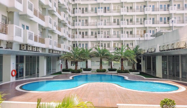 Homey And Comfy 2Br Sentul Tower Apartment