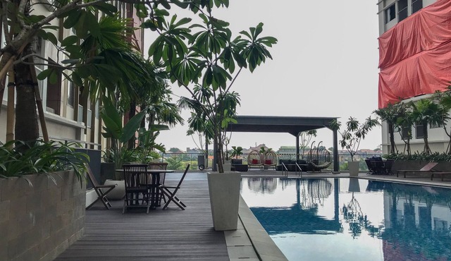 Homey and Well Furnished Studio LRT City Jatibening Apartment